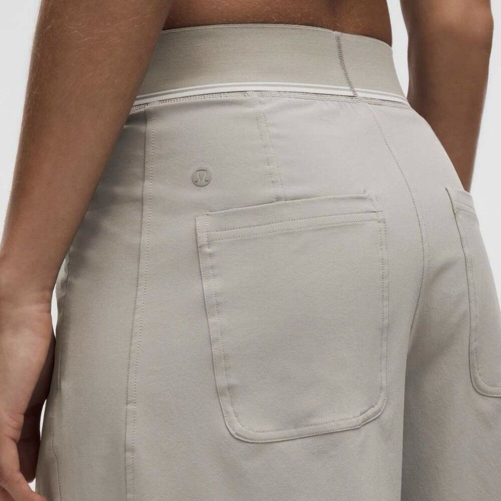 Lululemon Swift Relaxed Shorts 9” Logo Waistband Women’s XL Warm Ash Grey NWT - Picture 15 of 16